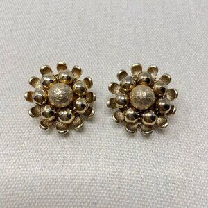 Vintage Kramer Gold-Tone Clip-On Earrings‎ Floral Design